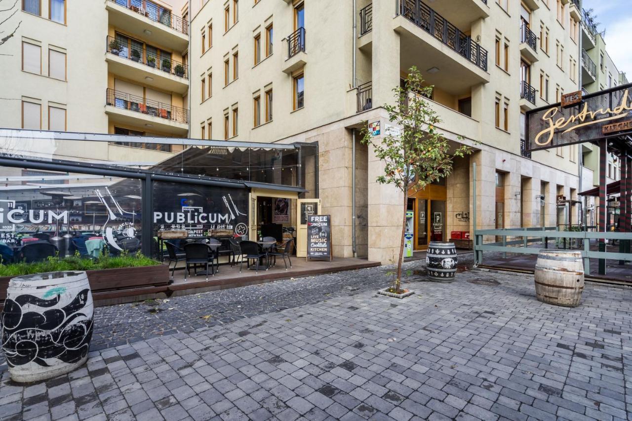Bpr Timber Loft Home With Balcony Budapest Exterior photo
